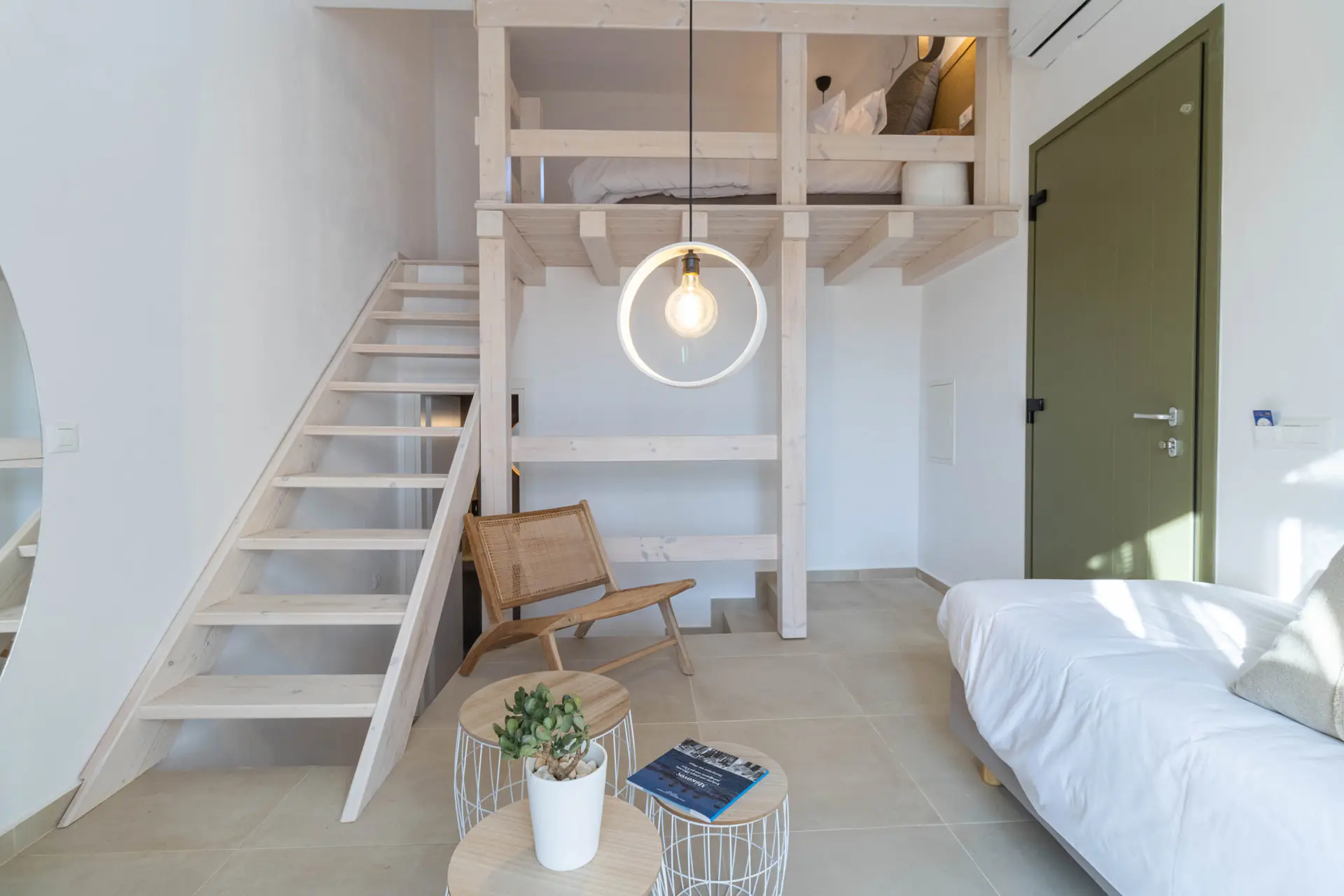 Suite — view 2